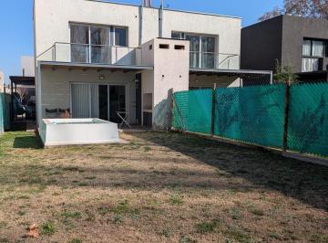 Casa · 130m² · 2 Dormitorios · 2 Cocheras · Duplex en Barrio Privado en Alquiler