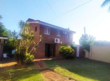 ARQ-ARQ-312_2 · Gran Casa en Venta de 3 Dorm. con Pileta y Cochera!