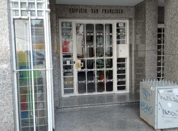 Departamento · 55m² · 3 Ambientes · Departamento de 1 Dormitorio Alquiler. Rosario Centro. Amplio. Frente, Balcón