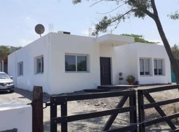 Casa · 150m² · 4 Ambientes · 2 Cocheras · Linda Casa 3 Dorm Baño Suite Alquiler en Vaqueros