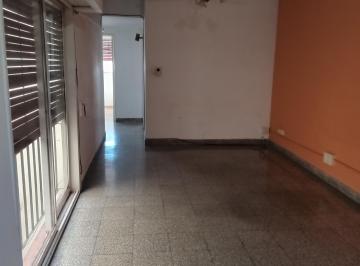 Departamento de 3 ambientes, Lomas de Zamora · Oportunidad! Rebajado! Depto 3 Amb Al Frente en Loria a m Meeks y 2 C Estación Lomas. Apto Prof.