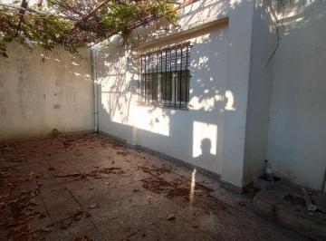 Casa · 120m² · 4 Ambientes · 1 Cochera · Casa en Venta de 2 Dorm. en Los Hornos, La Plata, G. B. a. Zona Sur