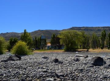 Campo de 10 ambientes, El Calafate · Vendo Excelente Campo 23662 Has a Orillas Lago Argentino en Santa Cruz