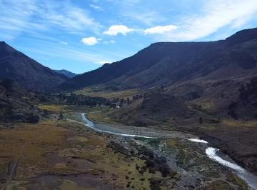 Campo · 3200m² · Campo en Venta de 3200 Has, con Costa de Rio Cantan Lil, Espinazo del Zorro.