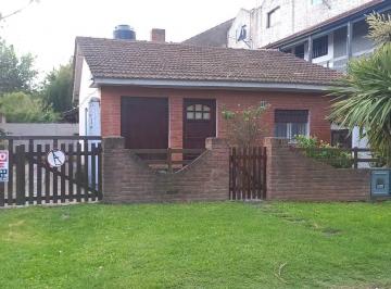 Chalet · Chalet y Departamento en Santa Clara del Mar. Calle La Florida