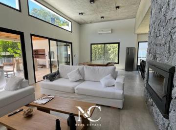 Casa · 220m² · 5 Ambientes · Casa en Venta en Costa Esmeralda