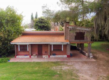 Casa · 300m² · 4 Ambientes · Casa en Funes