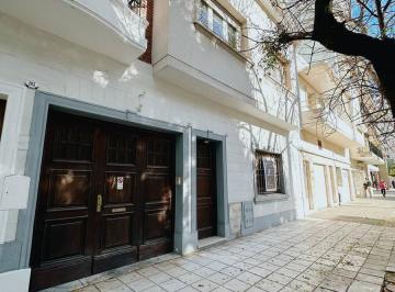 Casa · 180m² · 4 Ambientes · 1 Cochera · Muy Buena Propiedad Zona Teatro Municipal