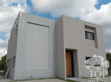 Casa · 246ha · 5 Ambientes · Casa en Venta en El Cantón, Escobar, G. B. a. Zona Norte