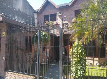 Casa de 5 ambientes, Lanús · Importante Casa a m de Hipólito Yrigoyen