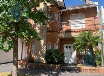 Casa · 245m² · 5 Ambientes · 2 Cocheras · Chalet 5 Amb. en Venta en Haedo
