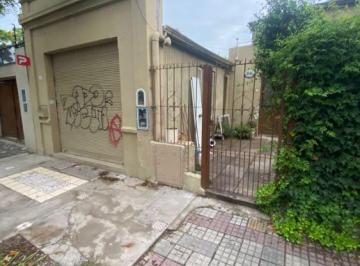 Casa de 3 ambientes, Hurlingham · Venta de Casa a Remodelar en Excelente Ubicación