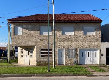 Casa · 215m² · 8 Ambientes · 2 Cocheras · Dúplex en Venta - 4 Dorm. 4 Baños - Cocheras - 270 m² - San Carlos, La Plata