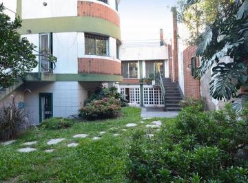 Casa · 343m² · 6 Ambientes · 1 Cochera · Venta Casa 3 Dorm. Patio/jardín Quincho Garage Flores