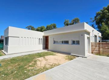 Casa · 140m² · 4 Ambientes · 1 Cochera · Casa en Venta en Santa Emilia, Pilar del Este, Pilar