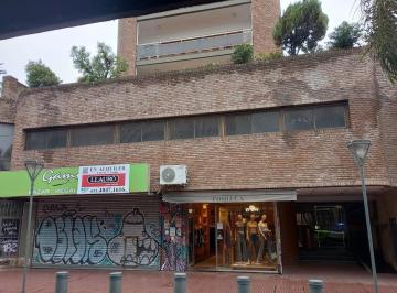 Local comercial · 850m² · 2 Cocheras · Importante Local Sobre Peatonal San Fernando en Alquiler