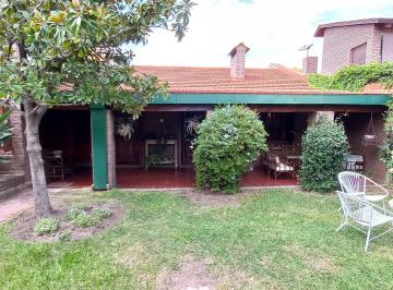 Casa de 6 ambientes, Córdoba · Arruabarrena Casi Esquina Lamarca