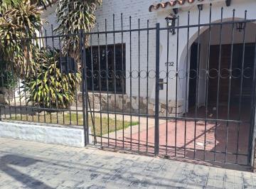 Casa de 2 ambientes, Córdoba · B° Junior Vendo Casa Dos Dor con Pileta, Living Comedor y Patio