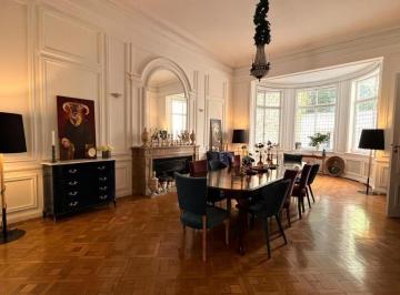 Casa · 650m² · 6 Ambientes · 6 Cocheras · Excelente Casa en La Mejor Zona de Recoleta!