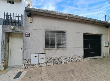 Casa · 150m² · 4 Ambientes · 1 Cochera · Casa en Venta con Departamento - Apto Credito