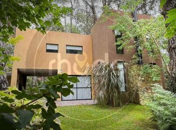 Casa · 140m² · 5 Ambientes · 1 Cochera · Casa de 5 Ambientes en Costa del Este - Calle Las Orquideas 585