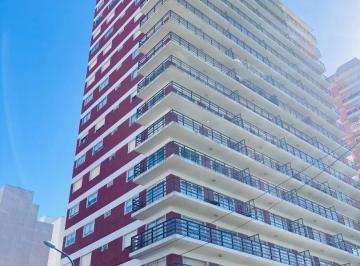 Departamento · 78m² · 4 Ambientes · 1 Cochera · Semipiso Frente Al Mar en Playa Grande - a Nuevo!