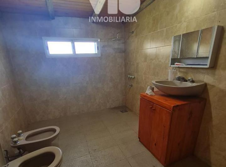 Casa · 140m² · 6 Ambientes · 3 Cocheras