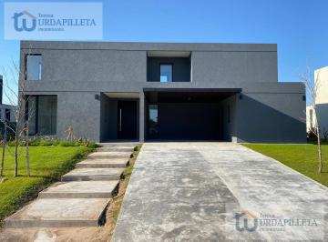 Casa · 245m² · 6 Ambientes · 2 Cocheras · Casa en Alquiler Anual en Pilara - La Calesa 4/5 Cuartos - Urdapilleta Propiedades