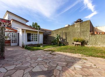 Casa · 147m² · 4 Ambientes · 1 Cochera · Casa 3 Dorm. en Venta Roldan Centro con Jardin Acepta Permuta