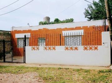 Casa de 4 ambientes, Almirante Brown · Casa con Fondo Libre