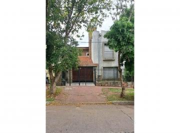 Casa · 180m² · 5 Ambientes · 1 Cochera · Warnes 1054 - Ideal Refaccion