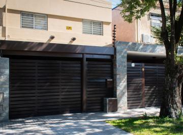 Casa de 7 ambientes, Rosario · Hermosa Propiedad en Fisherton Desarrollada en Dos Plantas