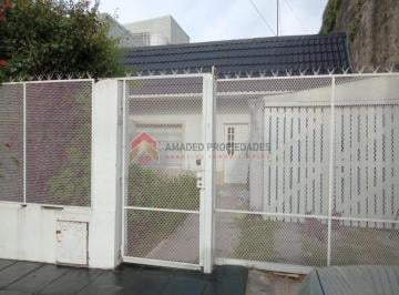 Casa · 90m² · 3 Ambientes · 1 Cochera · Casa 3 Amb con Cochera y Parque, Ubicado en Alvarez Thomas 642 Lomas de Zamora
