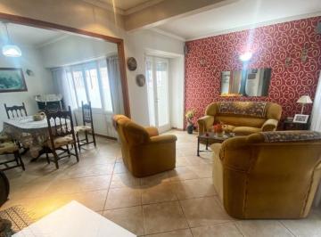 Departamento · 104m² · 5 Ambientes · 1 Cochera · Departamento - Chauvin