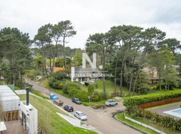 Foto1 · Apartamento en Venta y Alquiler. Playa Mansa 2 Dorm..