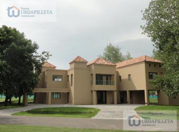 Casa · 370m² · 8 Ambientes · 2 Cocheras · Casa en Venta con 8 Ambientes en Ayres de Pilar - Pilar