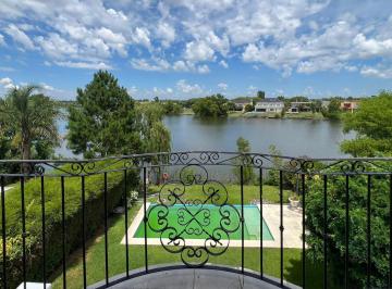 Casa · 400m² · 6 Ambientes · Casa en Venta en Barrio San Isidro Labrador, tigre