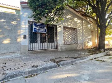 Casa · 294m² · 4 Ambientes · 1 Cochera · Venta Casa 3 Hab Doble Terreno Barrio Altamira