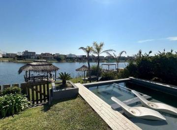 Casa · 245m² · 4 Ambientes · 1 Cochera · Casa en Venta 3 Dorm. Al Agua en Puertos, Escobar, G. B. a. Zona Norte