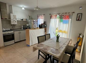 Casa · 54m² · 3 Ambientes · 1 Cochera · Venta Casa 2 Dorm. con Cochera
