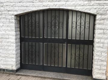 Casa de 3 ambientes, Rosario · Venta - Casa de 2 Dorm - Cochera