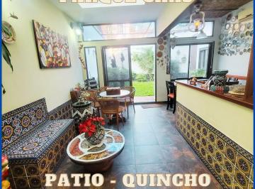Casa · 200m² · 4 Ambientes · 1 Cochera · Venta Casa 4 Ambientes Parque Chas Patio Quincho