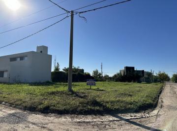 Terreno · 611m² · Acequias: Venta Lote en Esquina 611 m²