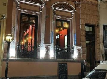 Edificio · 550m² · 6 Ambientes · Edificio Historico Local + 2 Deptos