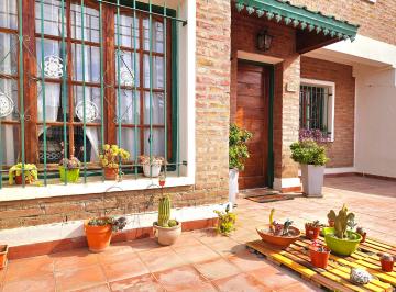 Casa de 6 ambientes, Comodoro Rivadavia · Vendo Barrio Pueyrredon