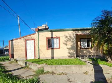 Casa · 61m² · 5 Ambientes · Se Vende Casa en Barrio América Reconquista