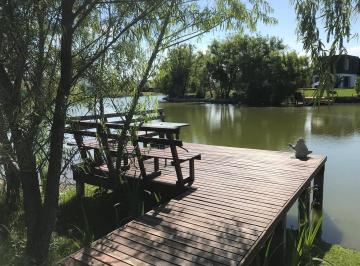 Casa · 250m² · 5 Ambientes · 7 Cocheras · Venta Casa Canton a Laguna
