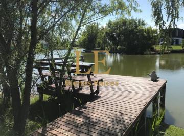 Casa · 250m² · 5 Ambientes · 7 Cocheras · Venta Casa Canton a Laguna