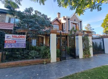 Casa de 5 ambientes, Almirante Brown · Amplio Chalet Sobre Lote de 10x44. Excelente Estado