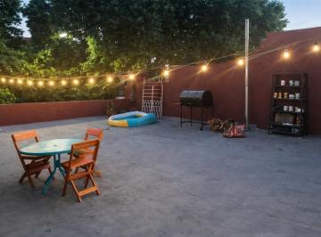 Casa · 100m² · 3 Ambientes · Casa con Local Propio y Enorme Terraza